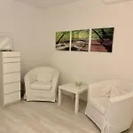 3 Zi Fewo Im Gruenen Mit Terrasse Und Garten Gratis Therme Oder 1 Zi Standart Apartment Mit Balkon Ohne Gartenblick * Bad Bevensen