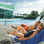 3 Zi Fewo Im Gruenen Mit Terrasse Und Garten Gratis Therme Oder 1 Zi Standart Apartment Mit Balkon Ohne Gartenblick Apartment *
