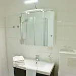 3 Zi Fewo Im Gruenen Mit Terrasse Und Garten Gratis Therme Oder 1 Zi Standart Apartment Mit Balkon Ohne Gartenblick