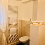 3 Zi Fewo Im Gruenen Mit Terrasse Und Garten Gratis Therme Oder 1 Zi Standart Apartment Mit Balkon Ohne Gartenblick Apartment *