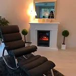 3 Zi Fewo Im Gruenen Mit Terrasse Und Garten Gratis Therme Oder 1 Zi Standart Apartment Mit Balkon Ohne Gartenblick Apartment