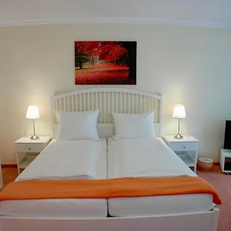 3 Zi Fewo Im Gruenen Mit Terrasse Und Garten Gratis Therme Oder 1 Zi Standart Apartment Mit Balkon Ohne Gartenblick * Bad Bevensen