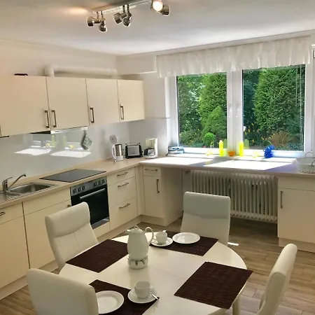 아파트 Im Gruenen Mit Terrasse Und Garten - Gratis Therme 바트베벤슨